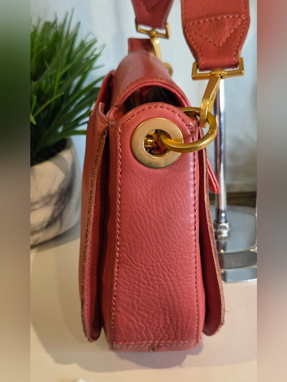 Hammitt Kayce Saddle Med Crossbody - RARE Rouge Pink & Brushed Gold-2023 - Picture 5 of 16